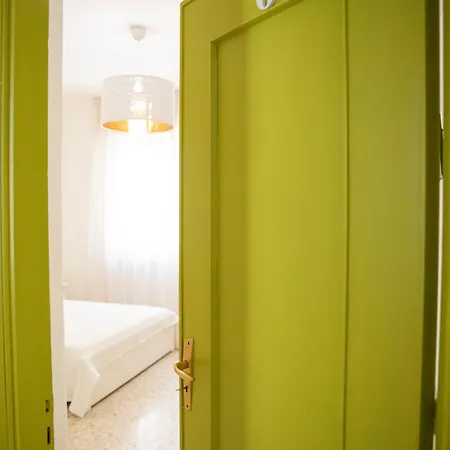 Green Rooms Гостевой дом Бари