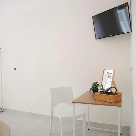 Konukevi Green Rooms Bari