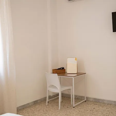 Green Rooms Guest house *